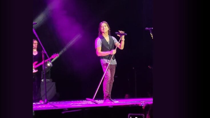 New Foreigner vocalist Luis Maldonado singing in his debut show