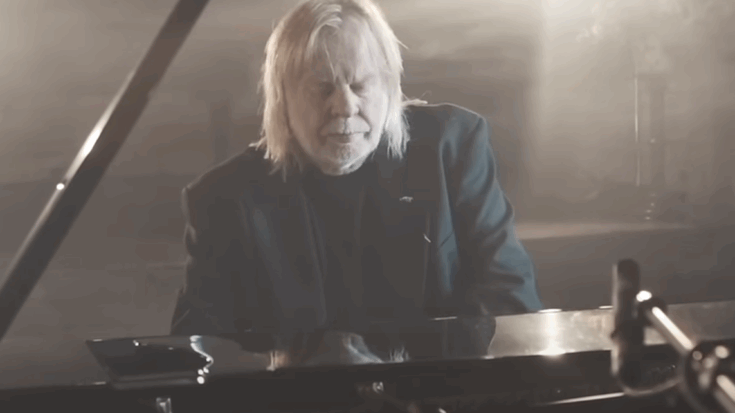 Rick Wakeman playing piano