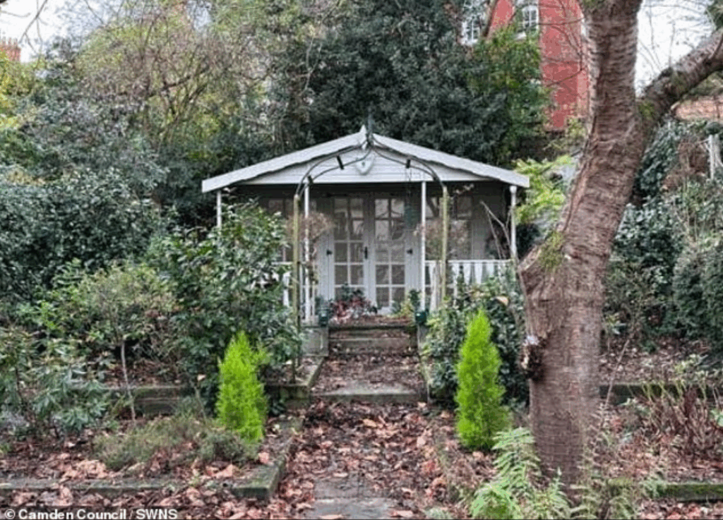 David Gilmour’s new shed in Hampstead, North London, replaces a summerhouse and is described as being of modest size and traditional construction.