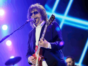 Jeff Lynne’s ELO Cancels Concert Last Minute Due to ‘Illness’