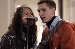 Steven Tyler Spontaneously Joins Street Performer for Epic Duet of His Own Song