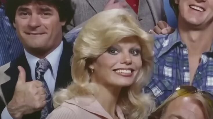 Loni Anderson smilinmg