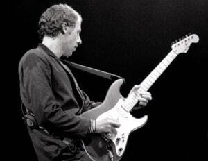 5 Essential Dire Straits Songs That Didn’t Make It Onto Their No. 1 Album Brothers in Arms 5 Essential Dire Straits Songs That Didn’t Make It Onto Their No. 1 Album Brothers in Arms