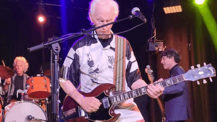 Robby Krieger and John Densmore reunite to perform “Riders on the Storm” live at The Whisky A Go-Go on April 26, 2025, celebrating The Doors’ enduring legacy.