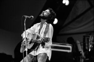 On This Day in 1972: Cat Stevens Claims No. 1 on the U.S. Album Chart for Three Weeks with a Release Inspired by Zen Teachings