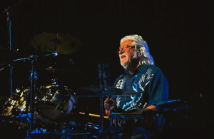 On This Day in 2021: Moody Blues Founding Drummer Graeme Edge Passed Away, Band Inducted Into Rock Hall the Same Year