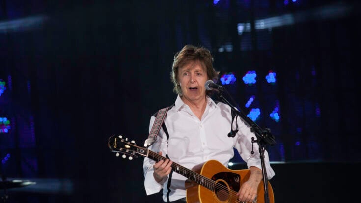 Paul McCartney, Saturday 19 April, Centenario Stadium, Montevideo, Uruguay. Out There tour, http://en.wikipedia.org/wiki/Out_There!_Tour including performances at the Movistar Arena in Santiago, Chile (Monday 21 and Tuesday 22), then in Peru, Ecuador and Costa Rica. Repertoire with several Beatles classics, some songs as Macca soloist, and songs from New his 2013 album produced by Mark Ronson, Paul Epworth and Giles Martin. This is the second visit of the former Beatle to Montevideo. His unforgettable debut at Centennial was in 2012, the On The Run tour, included songs from her jazzy album Kisses on the Bottom standards: https://www.flickr.com/photos/jikatu/sets/72157629828048709 Paul McCartney, sábado 19 de abril, estadio Centenario de Montevideo, Uruguay. Gira Out There, http://es.wikipedia.org/wiki/Out_There!_Tour que incluye presentaciones en el Movistar Arena de Santiago de Chile (el lunes 21 y martes 22), y luego en Perú, Ecuador y Costa Rica. Repertorio con varios clásicos de los Beatles, algunos temas como solista de Macca, y también canciones de New, su álbum de 2013 producido por Mark Ronson, Paul Epworth y Giles Martin. Se trata de la segunda visita del ex beatle a Montevideo. Su inolvidable debut en el Centenario fue en 2012, dentro de la gira On The Run, que incluía canciones de su álbum de standards jazzeros Kisses on the Bottom: https://www.flickr.com/photos/jikatu/sets/72157629828048709 The Band: Paul McCartney: Lead Vocals, Bass, Acoustic Guitar, Piano, Electric Guitar, Ukulele. Rusty Anderson: Backing Vocals, Electric Guitar, Acoustic Guitar. Brian Ray:(Backing Vocals, Bass, Electric Guitar, Acoustic Guitar, Tambourine. Paul Wickens: Backing Vocals, Keyboards, Electric Guitar, Percussion, Harmonica. Abe Laboriel, Jr.: Backing Vocals, Drums, Bass, Percussion.