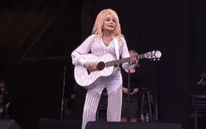 Dolly Parton Makes History with Her 1980 Smash No. 1