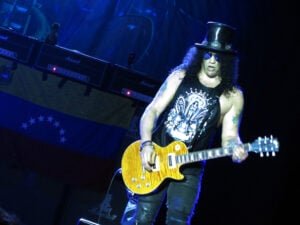 Slash Said Collaborating With This Legendary ’60s Classic Rock Icon Was a Drag