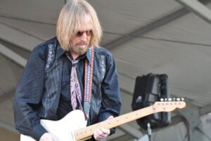 Classic Rock Hits From the ’80s That Never Fail to Make Us Feel Good