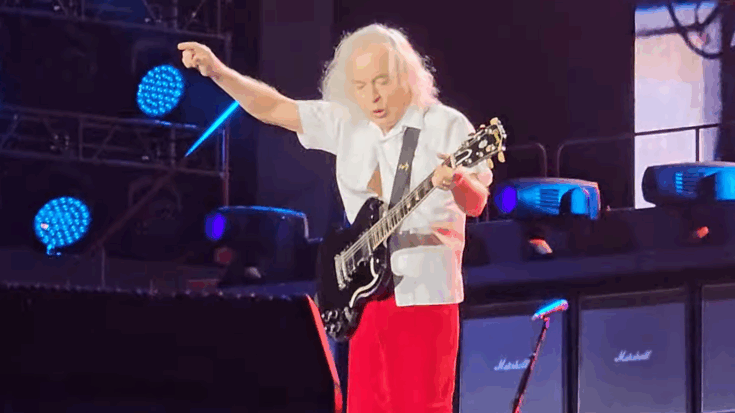 AC/DC performing “Jailbreak” live at Melbourne’s MCG on November 12, 2025, delivering a high-energy rock performance.