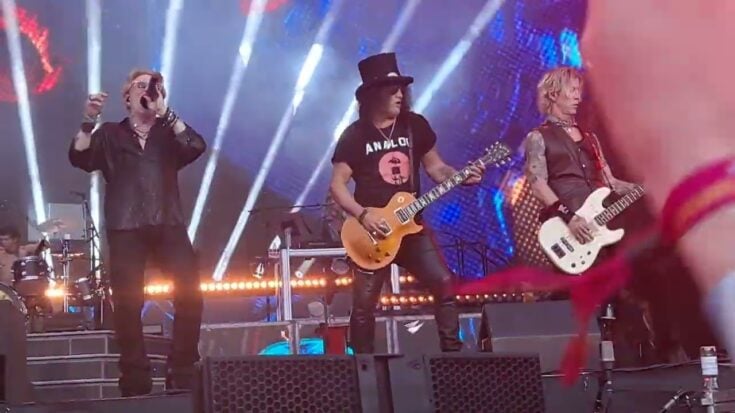 Guns n' Roses performing together