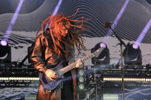 Watch Korn Guitarist Goes Viral After Worship Performance in Church