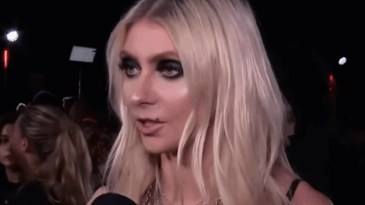 Taylor Momsen being interviewed