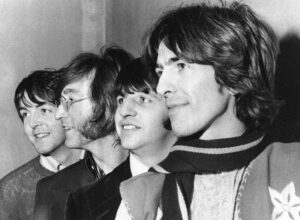 The Unexpected Singer With a Unique Name Who Brought The Beatles’ UK No. 1 Streak to a Halt in 1967