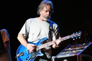Bob Dylan, John Mayer, Nancy Wilson Lead Tributes Following Bob Weir’s Death