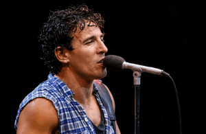 ’70s Songs That Instantly Take You Back to High School