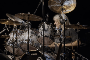 Mikkey Dee Honors Phil Campbell With Emotional Farewell