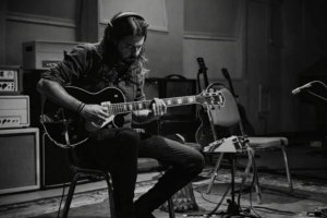 Dave Grohl Shares Emotional Story About Taylor Hawkins