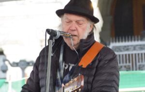 On This Day in 1972: Neil Young’s Iconic ‘Harvest’ Becomes a Chart-Topper