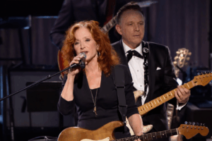How Bonnie Raitt Talked Melissa Etheridge Out of Her Les Paul