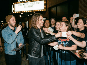 Nuno Bettencourt Invites Fans to Guitar Masterclass