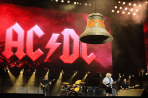 Taylor Momsen’s Scary Spider Bite During AC/DC Tour