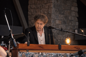 Why Bob Dylan’s Lyrics Are So Hard to Understand