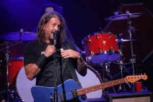 Courtney Love Says It’s Time for Dave Grohl to Be Honest