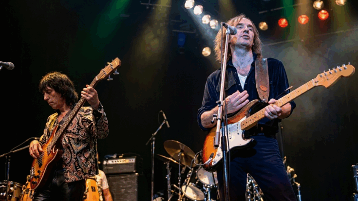 Sniff'n'The Tears band performing live