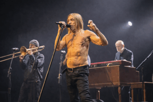A Wild Ending to Iggy Pop’s Performance